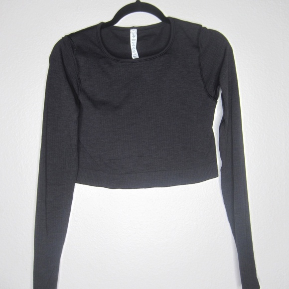 Lululemon Ebb to Street Long Sleeve Shirt in Black / Graphite Grey—Size 8 - Picture 2 of 5